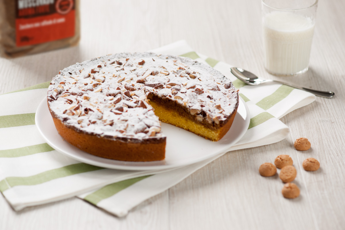 Torta di Ricotta, Amaretti e Mandorle fatta in casa con lo zucchero di canna Muscovado di Italia Zuccheri