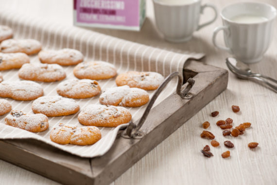 Biscotti Zaleti (o Zaeti) Veneziani fatti in casa con uvetta e Zuccherissimo di Italia Zuccheri, lo zucchero extrafine ideale per i dolci