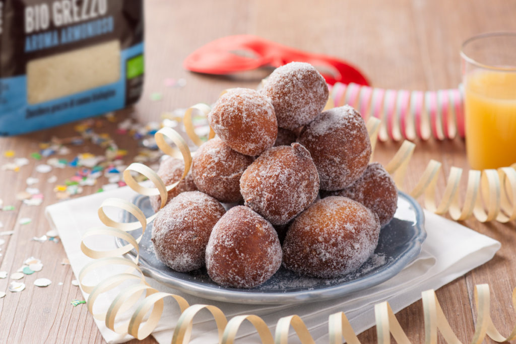 Frittelle Veneziane di Carnevale Vuote fatte in casa con lo zucchero di canna biologico grezzo di Italia Zuccheri