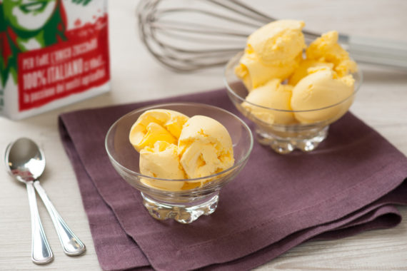 Gelato alla Crema senza glutine fatto in casa con lo zucchero semolato di Italia Zuccheri