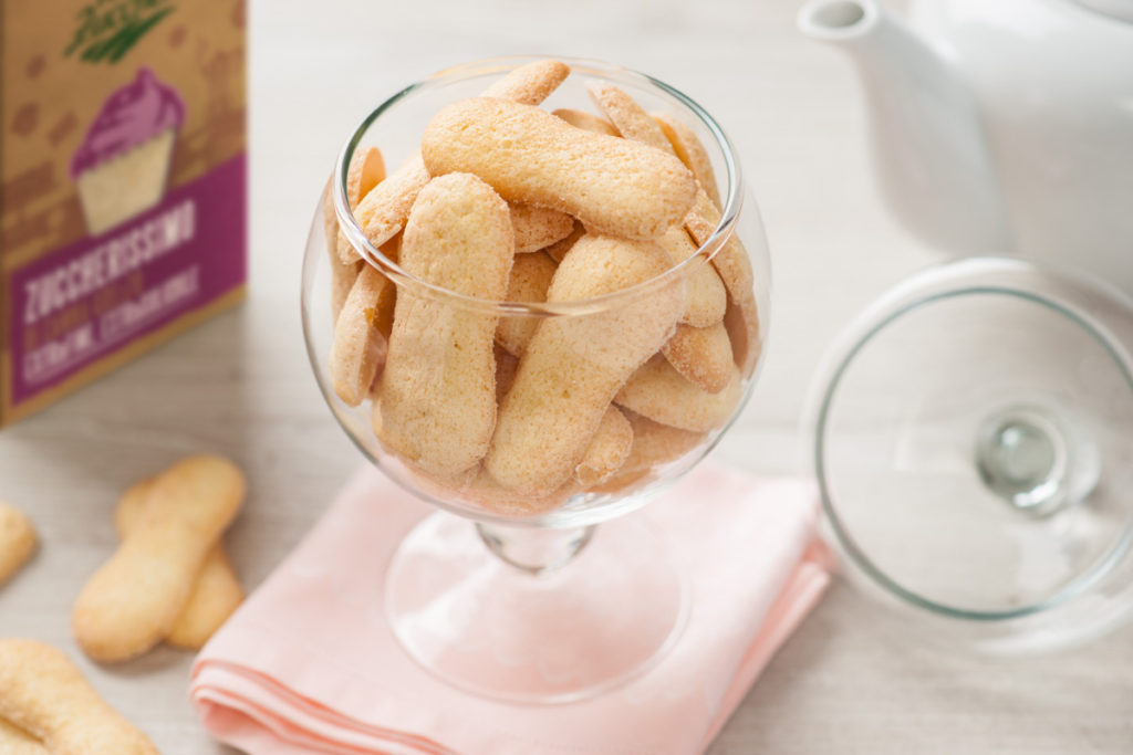 Biscotti Savoiardi fatti con Zuccherissimo di Canna Grezzo, lo zucchero ideale per i dolci fatti in casa