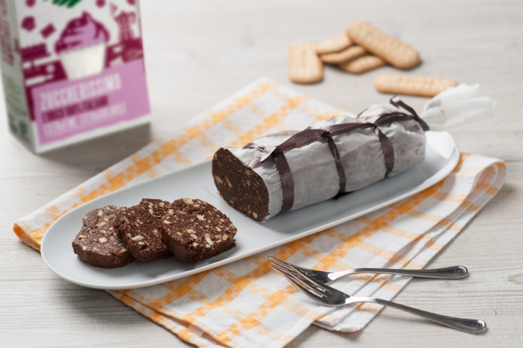 Salame al Cioccolato con cacao e Zuccherissimo, lo zucchero ideale per i dolci fatti in casa