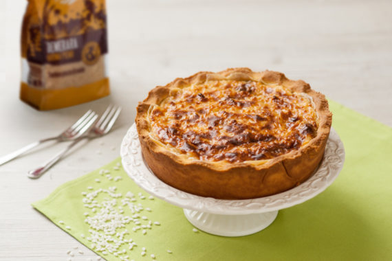 Torta di Riso Dolce fatta in casa con lo zucchero di canna Demerara di Italia Zuccheri