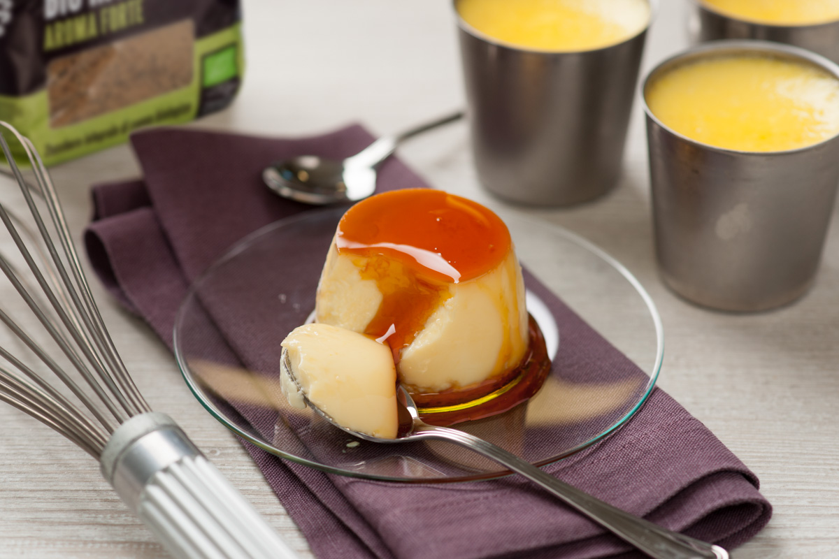 Creme Caramel senza Panna né Glutine fatto in casa con lo zucchero di canna biologico integrale di Italia Zuccheri