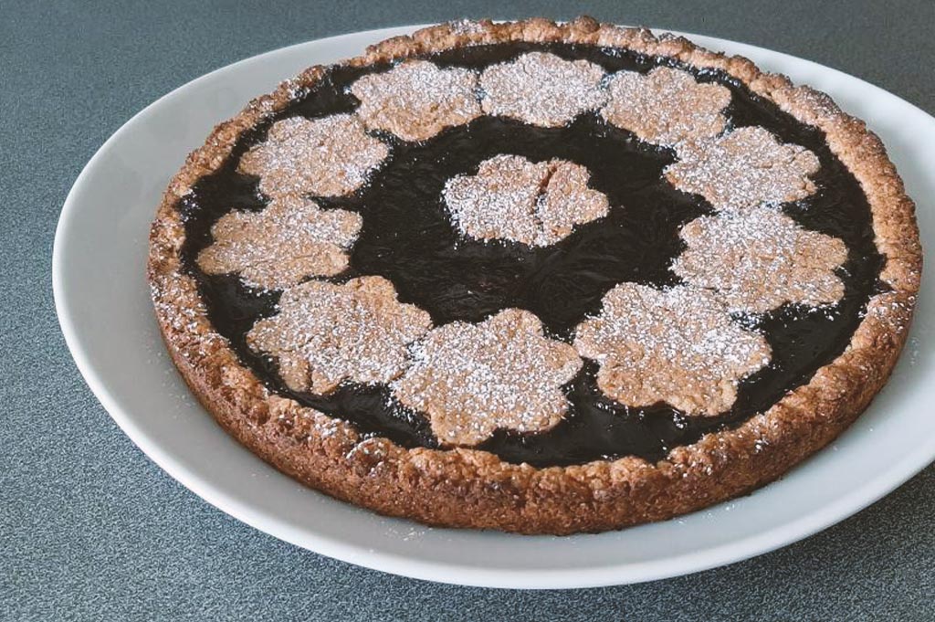 Crostata Integrale con Confettura Extra di Mirtilli Neri fatta in casa con lo Zucchero di Canna di Italia Zuccheri