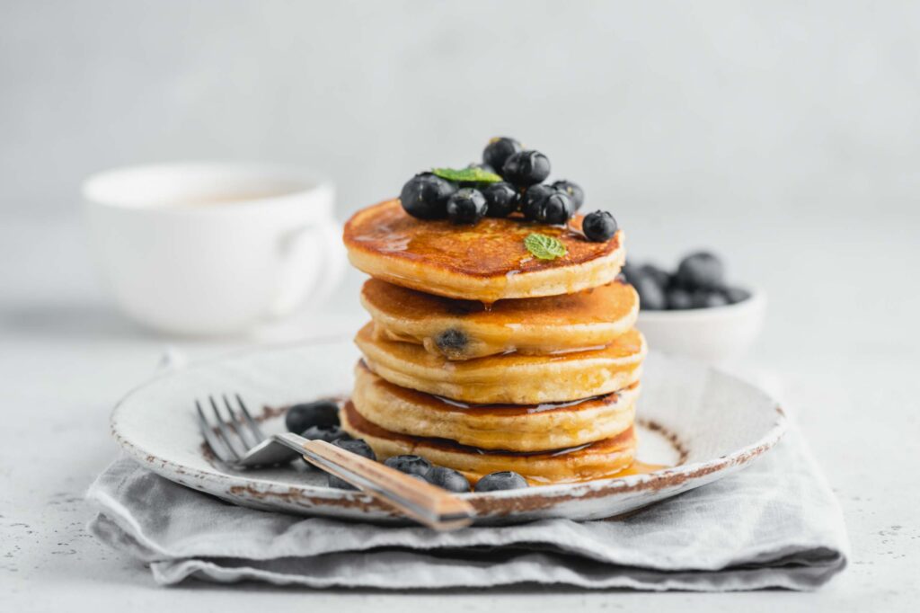 Pancake con Farina di Riso e Yogurt fatti in caso con lo Zucchero Semolato di Italia Zuccheri