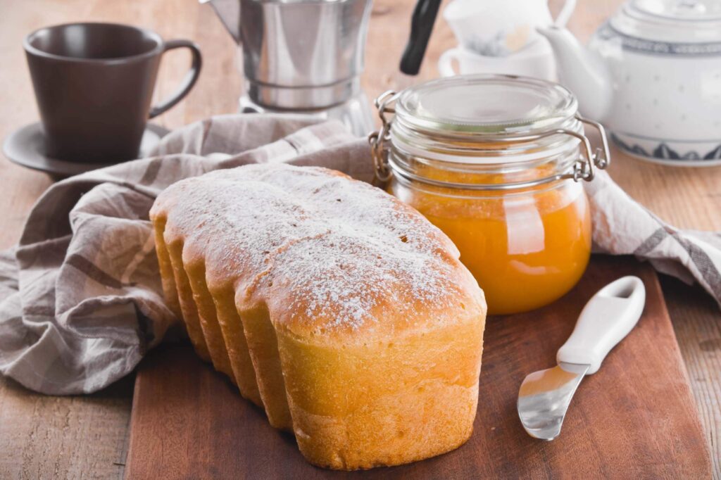 La ricetta per fare in casa il Plumcake all'Arancia Sofficissimo Senza Burro. L'ingrediente segreto? Lo Zucchero Nostrano Biologico di Italia Zuccheri Plumcake all'Arancia Sofficissimo Senza Burro fatto in casa con lo Zucchero Nostrano Biologico di Italia Zuccheri